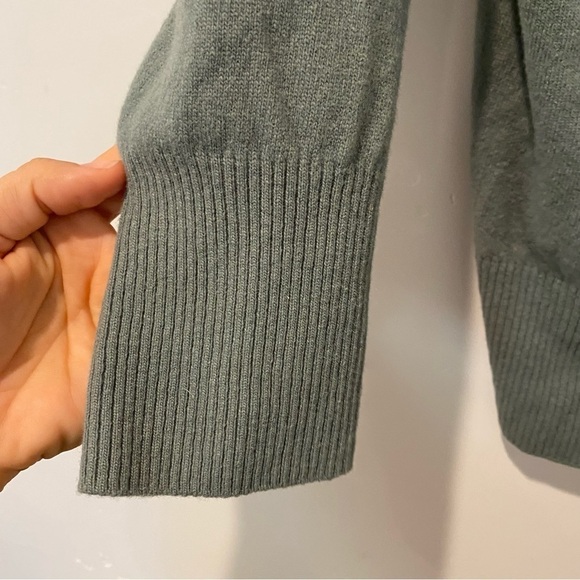 Sisley 100% virgin wool sweater sage womens Medium - Picture 3 of 6